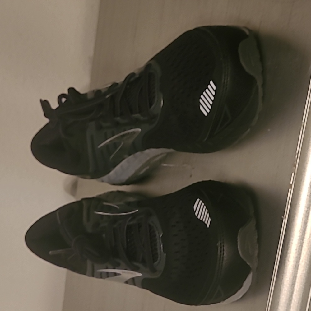 Men's tennis Brooks